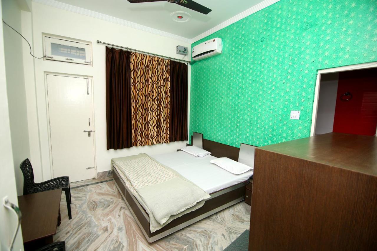Hotel Madhusudan Rishīkesh Exterior foto